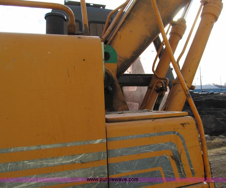 image for item F5624 2000 Case 9030B excavator