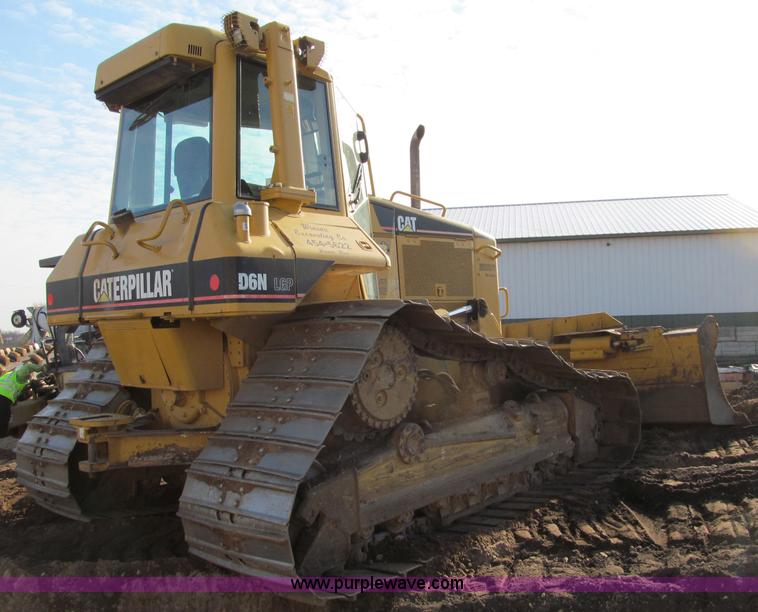 image for item F5625 2005 Caterpillar D6N LGP dozer