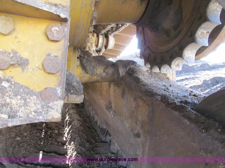 image for item F5625 2005 Caterpillar D6N LGP dozer