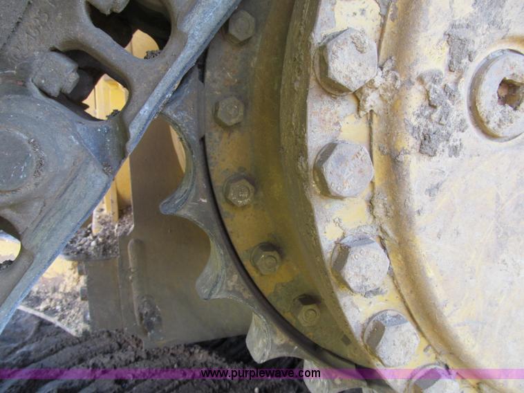 image for item F5625 2005 Caterpillar D6N LGP dozer