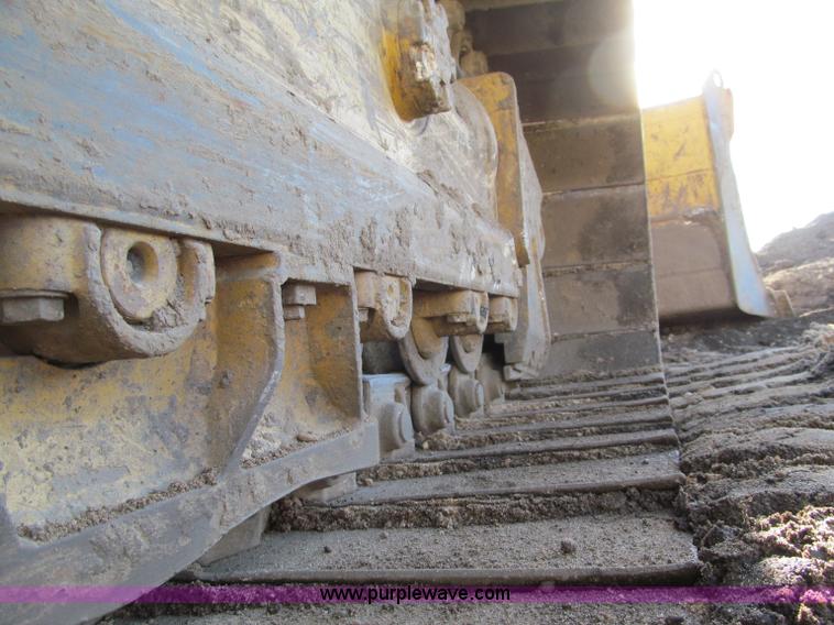 image for item F5625 2005 Caterpillar D6N LGP dozer