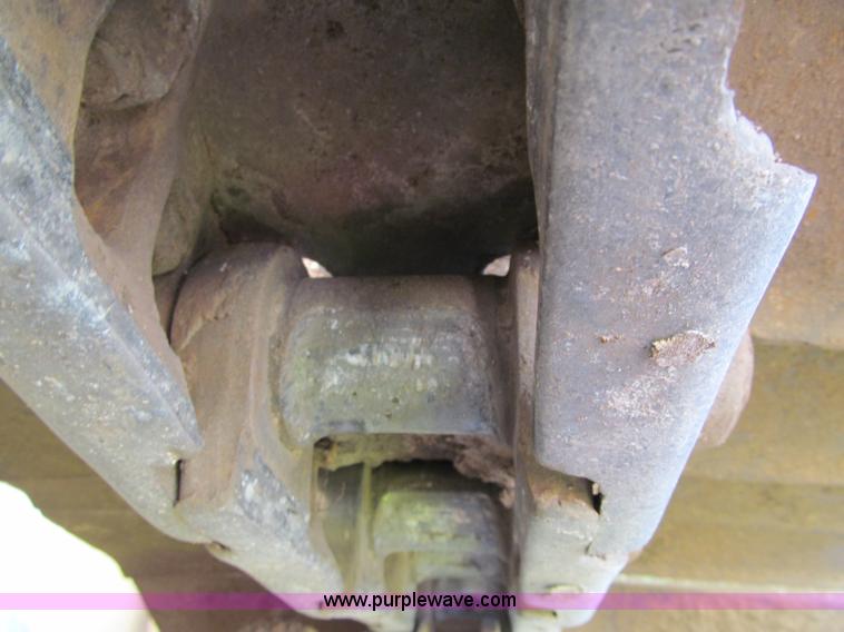 image for item F5625 2005 Caterpillar D6N LGP dozer