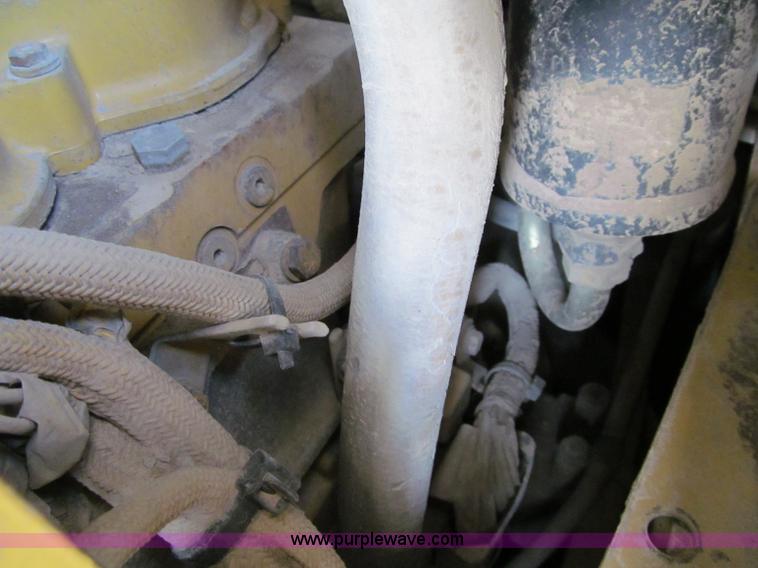 image for item F5625 2005 Caterpillar D6N LGP dozer