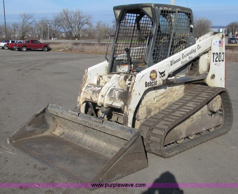 image for item F5626 2002 Bobcat T200 Turbo track skid steer