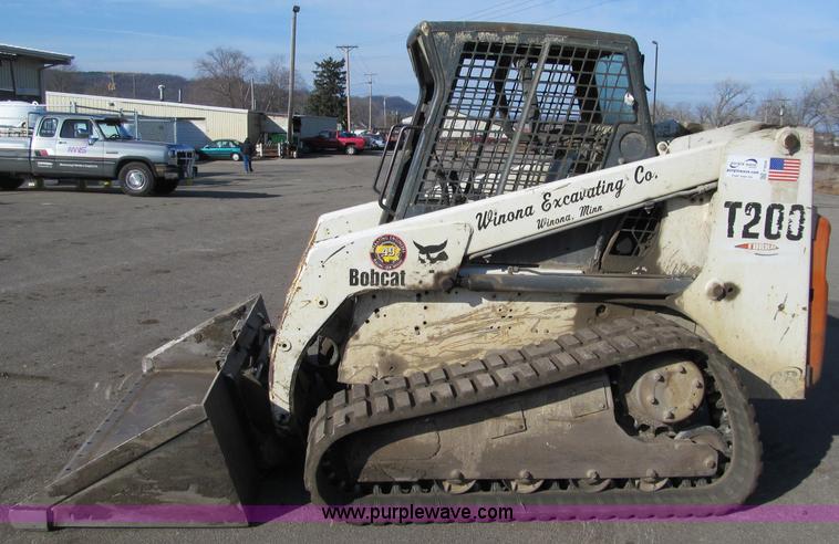 image for item F5626 2002 Bobcat T200 Turbo track skid steer