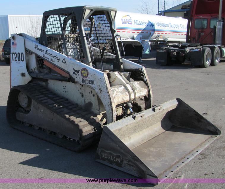 image for item F5626 2002 Bobcat T200 Turbo track skid steer