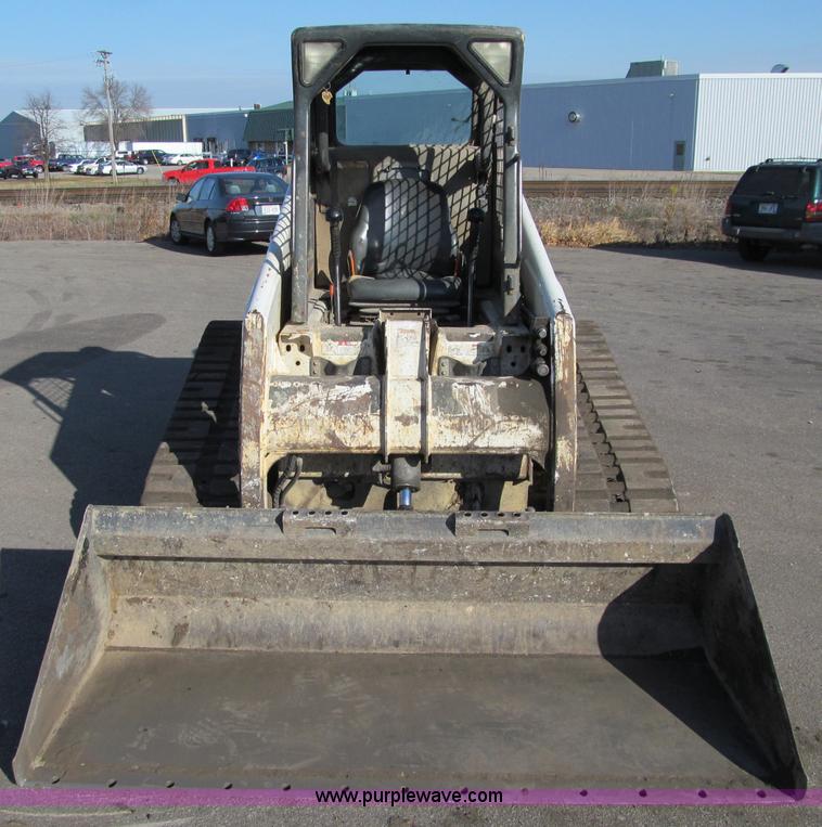 image for item F5626 2002 Bobcat T200 Turbo track skid steer