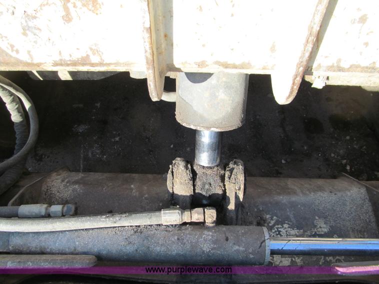 image for item F5626 2002 Bobcat T200 Turbo track skid steer