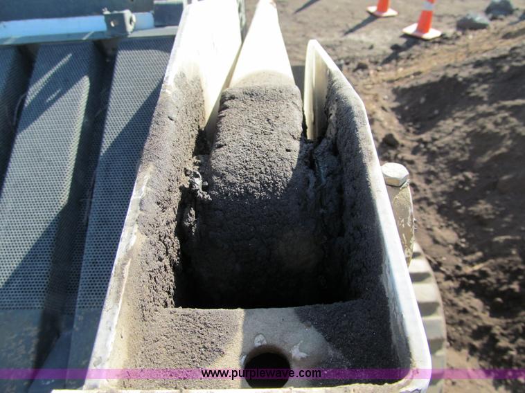 image for item F5626 2002 Bobcat T200 Turbo track skid steer