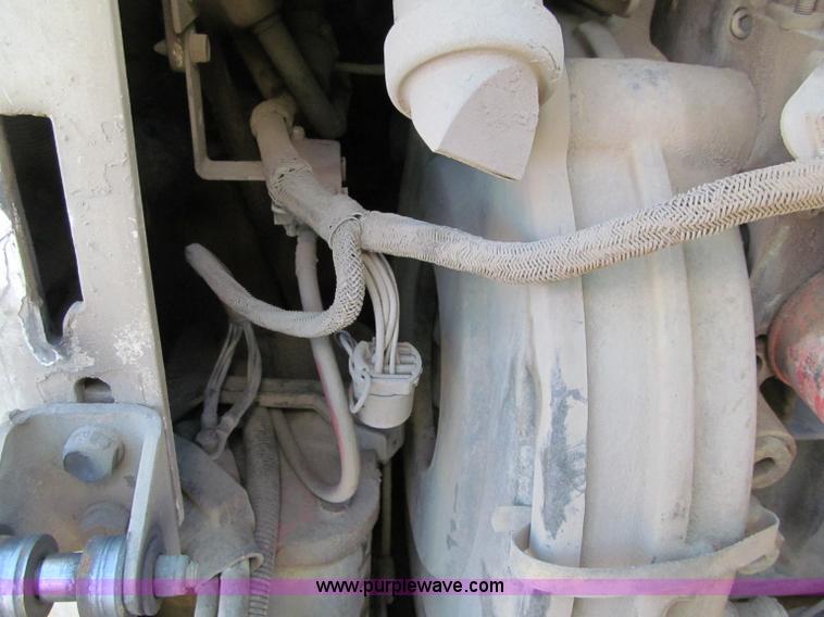 image for item F5626 2002 Bobcat T200 Turbo track skid steer