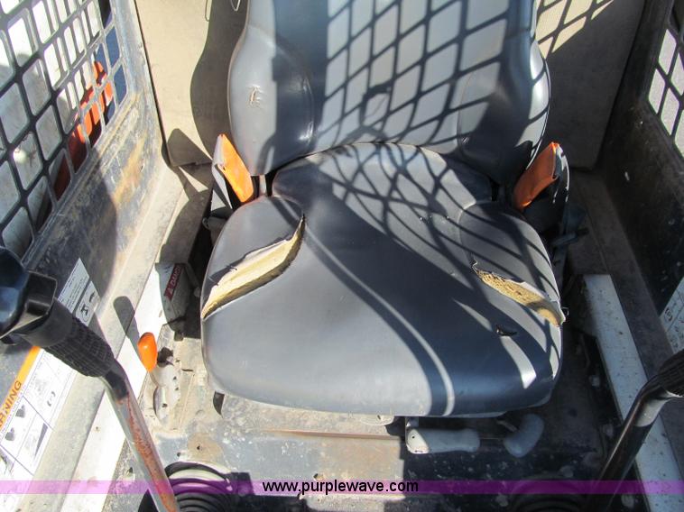 image for item F5626 2002 Bobcat T200 Turbo track skid steer