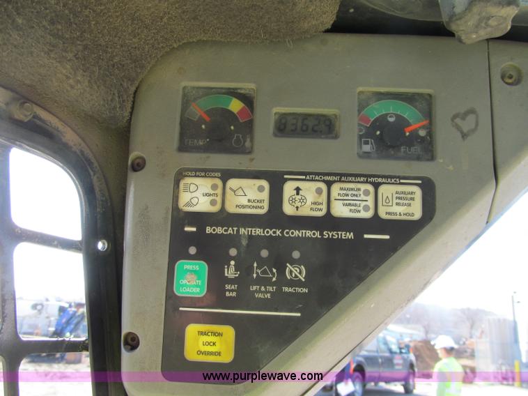 image for item F5626 2002 Bobcat T200 Turbo track skid steer