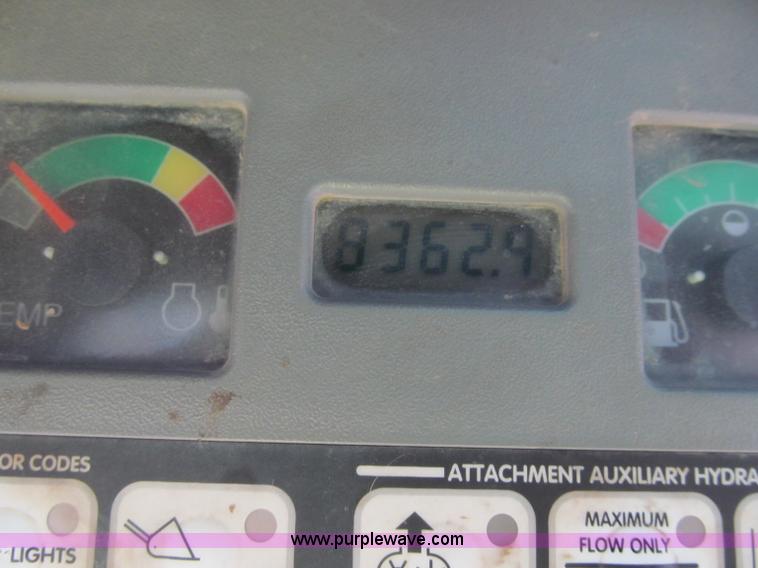 image for item F5626 2002 Bobcat T200 Turbo track skid steer