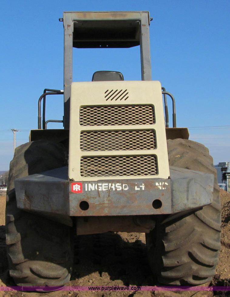 image for item F5627 1994 Ingersoll Rand SD115F Pro Pac vibratory padfoot compactor