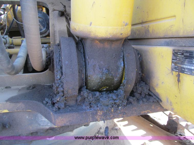 image for item F5628 2005 Komatsu PC400LC-7 excavator