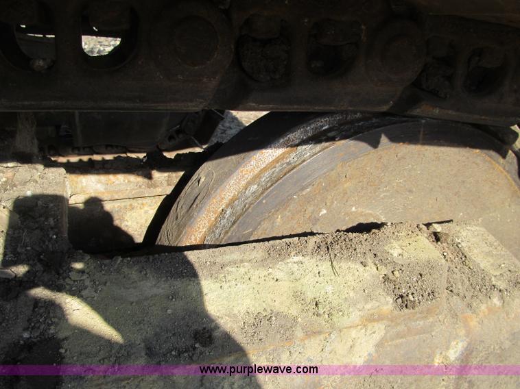 image for item F5628 2005 Komatsu PC400LC-7 excavator