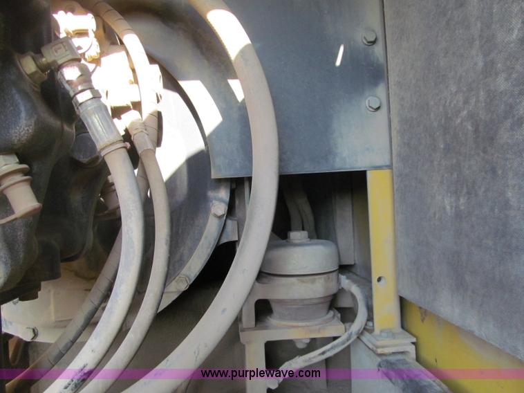 image for item F5628 2005 Komatsu PC400LC-7 excavator