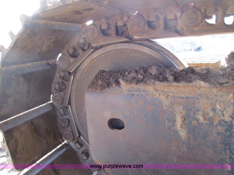 image for item F5628 2005 Komatsu PC400LC-7 excavator