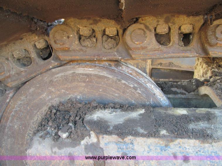 image for item F5628 2005 Komatsu PC400LC-7 excavator