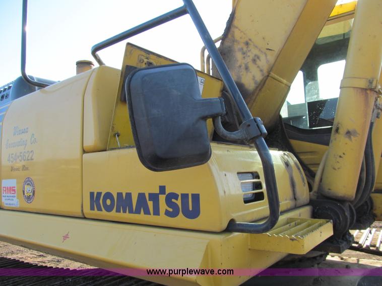 image for item F5628 2005 Komatsu PC400LC-7 excavator