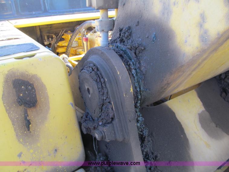 image for item F5628 2005 Komatsu PC400LC-7 excavator