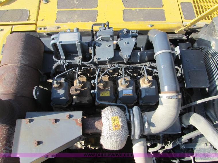 image for item F5628 2005 Komatsu PC400LC-7 excavator