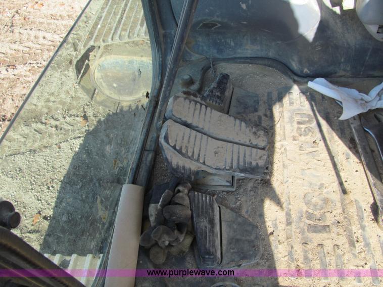 image for item F5628 2005 Komatsu PC400LC-7 excavator