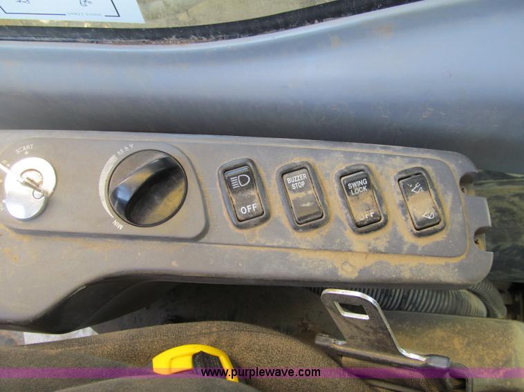 image for item F5628 2005 Komatsu PC400LC-7 excavator