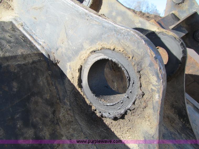 image for item F5628 2005 Komatsu PC400LC-7 excavator