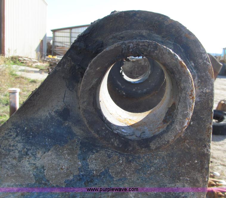 image for item F5628 2005 Komatsu PC400LC-7 excavator