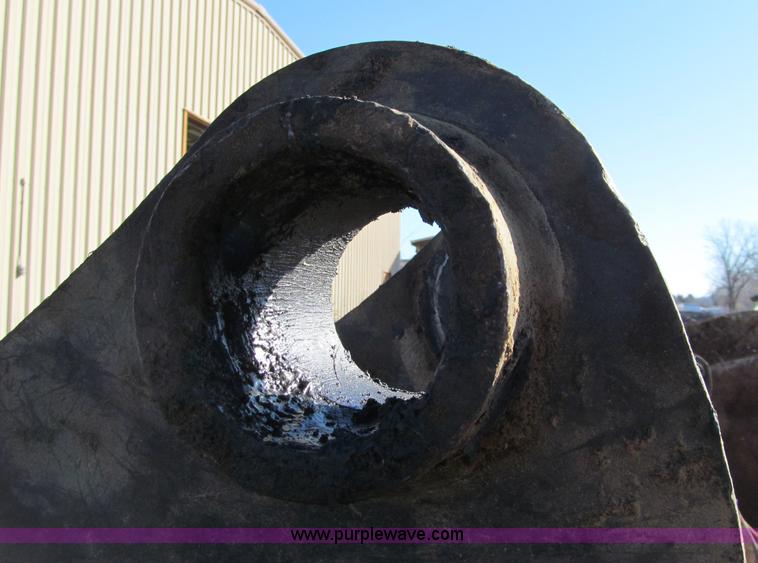 image for item F5628 2005 Komatsu PC400LC-7 excavator