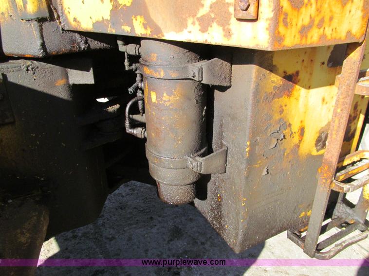 image for item F5630 1965 Caterpillar 950 wheel loader