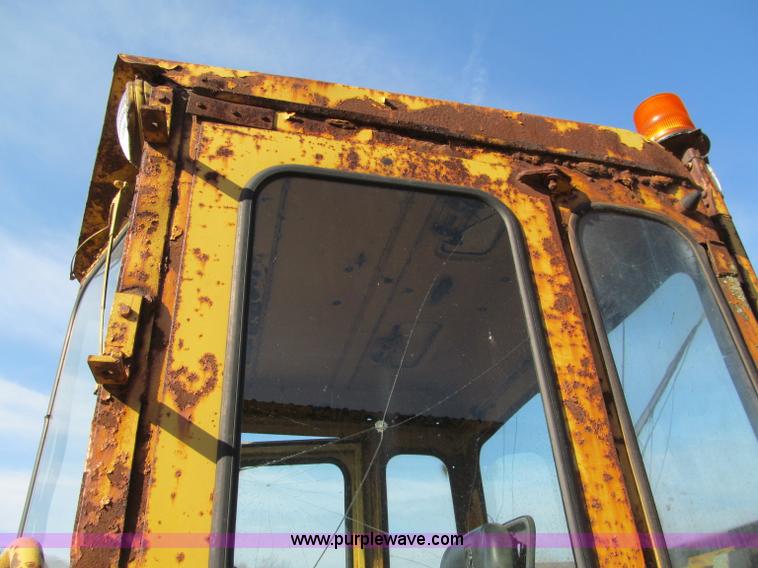 image for item F5630 1965 Caterpillar 950 wheel loader
