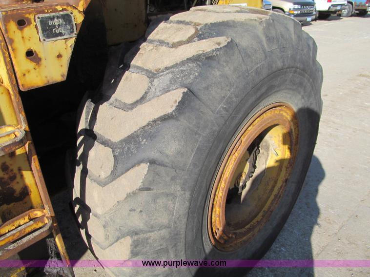 image for item F5630 1965 Caterpillar 950 wheel loader