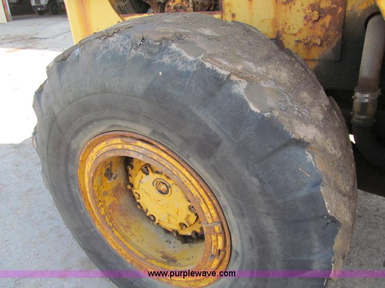 image for item F5630 1965 Caterpillar 950 wheel loader