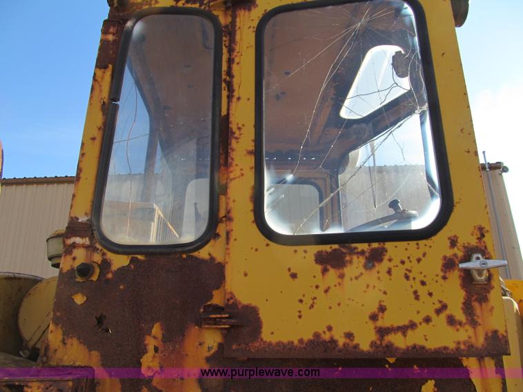 image for item F5630 1965 Caterpillar 950 wheel loader