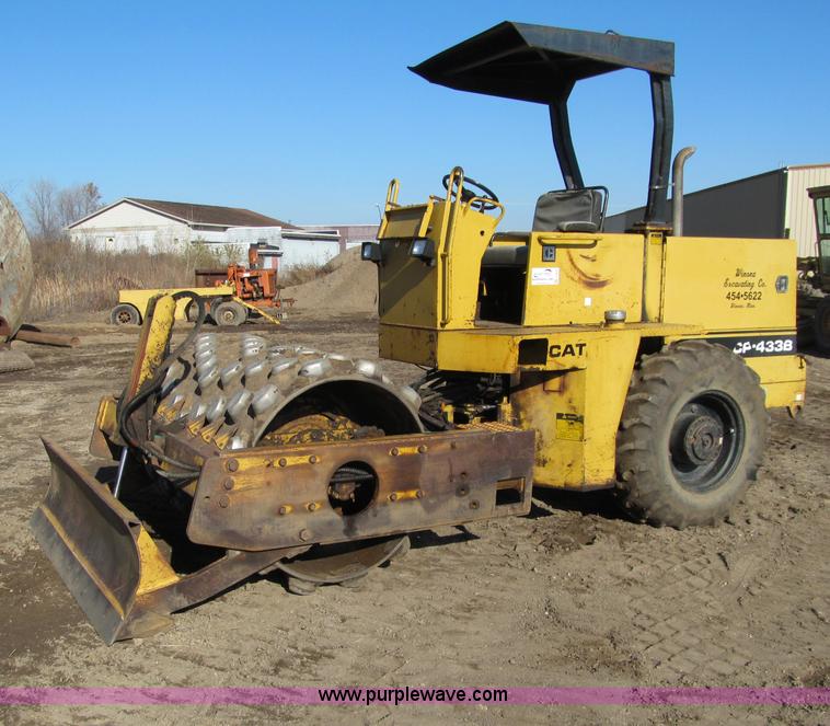 image for item F5635 Caterpillar CP-433B vibratory padfoot compactor