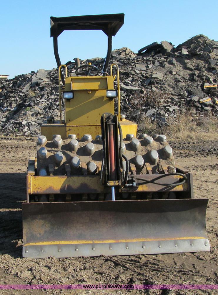 image for item F5635 Caterpillar CP-433B vibratory padfoot compactor