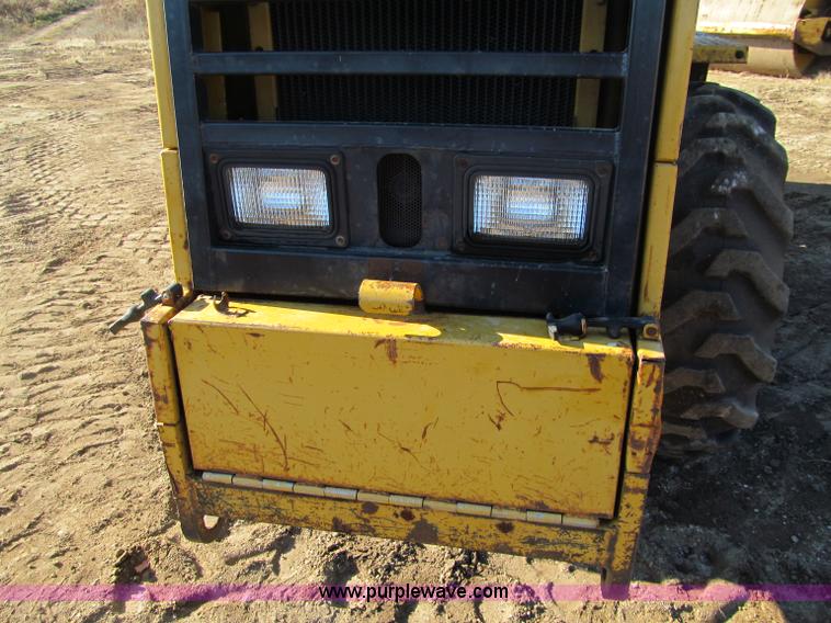 image for item F5635 Caterpillar CP-433B vibratory padfoot compactor