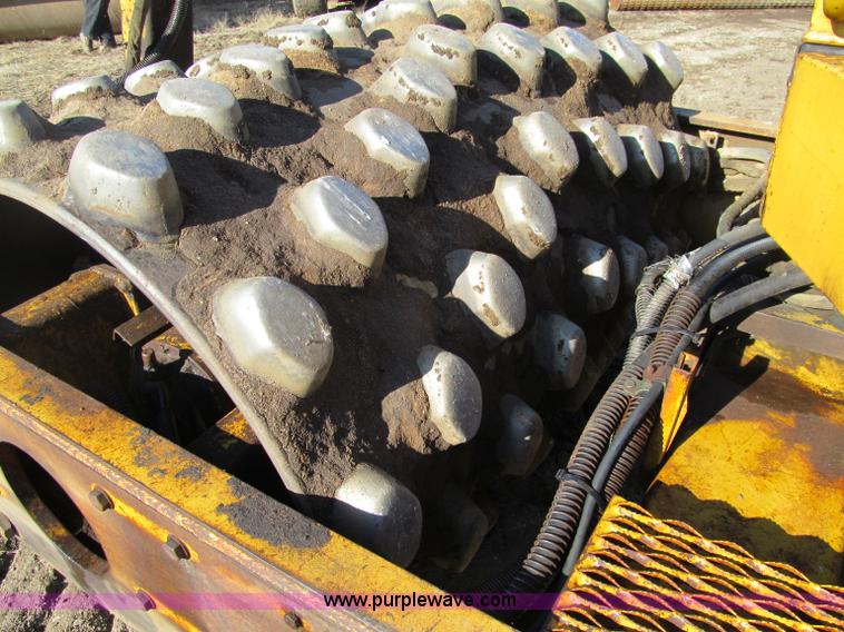 image for item F5635 Caterpillar CP-433B vibratory padfoot compactor