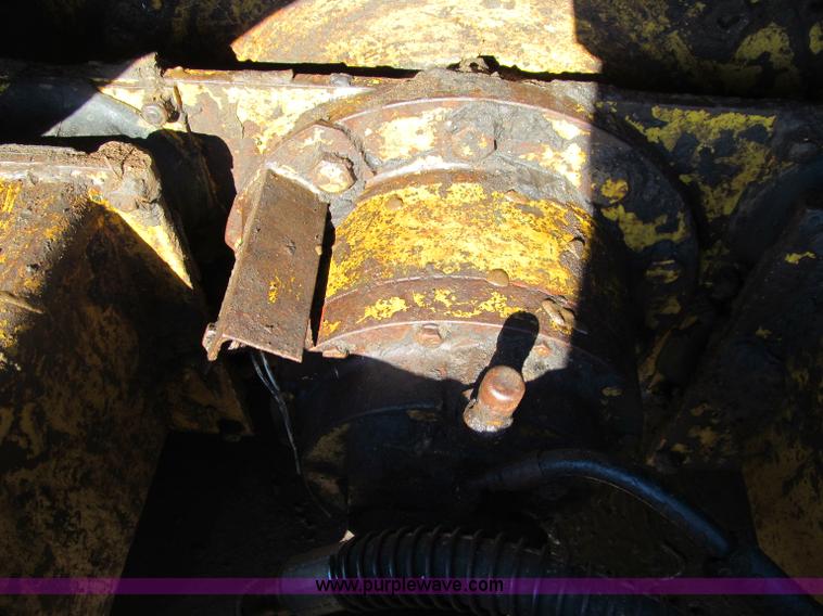 image for item F5635 Caterpillar CP-433B vibratory padfoot compactor