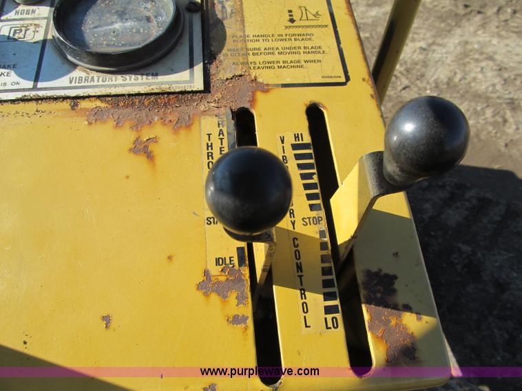 image for item F5635 Caterpillar CP-433B vibratory padfoot compactor