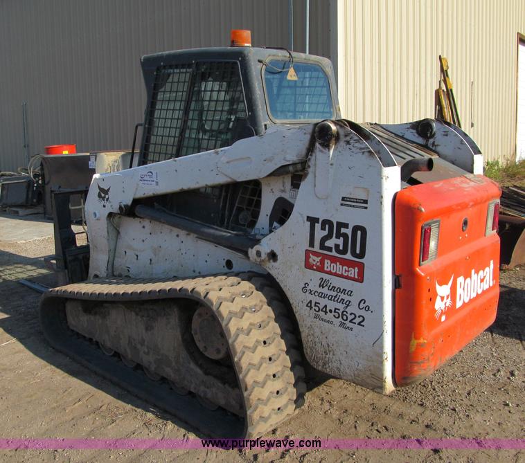image for item F5636 2008 Bobcat T250 skid steer