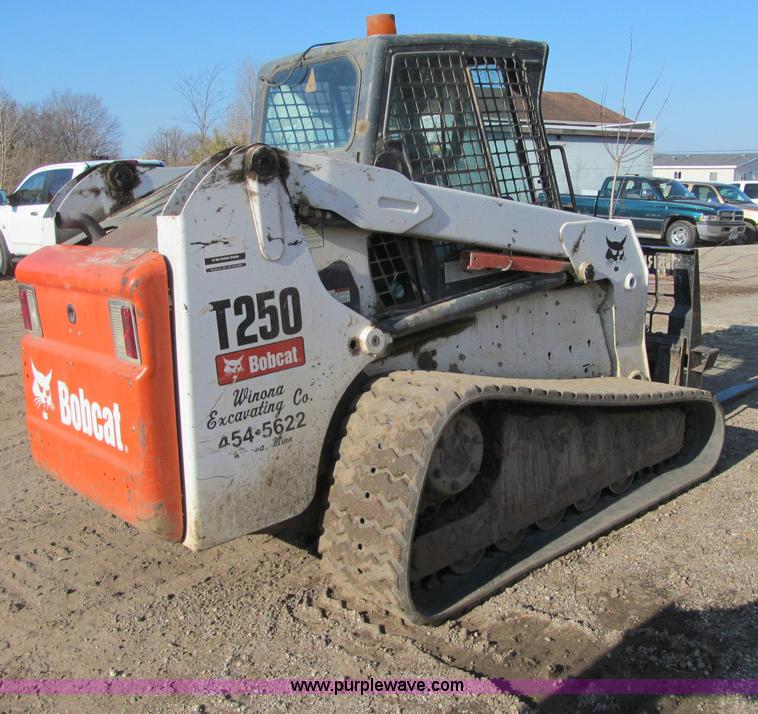 image for item F5636 2008 Bobcat T250 skid steer