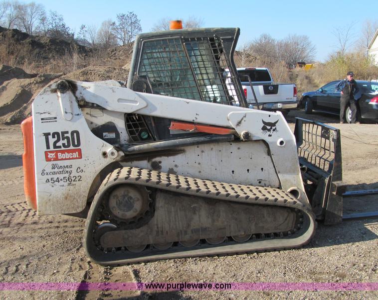 image for item F5636 2008 Bobcat T250 skid steer