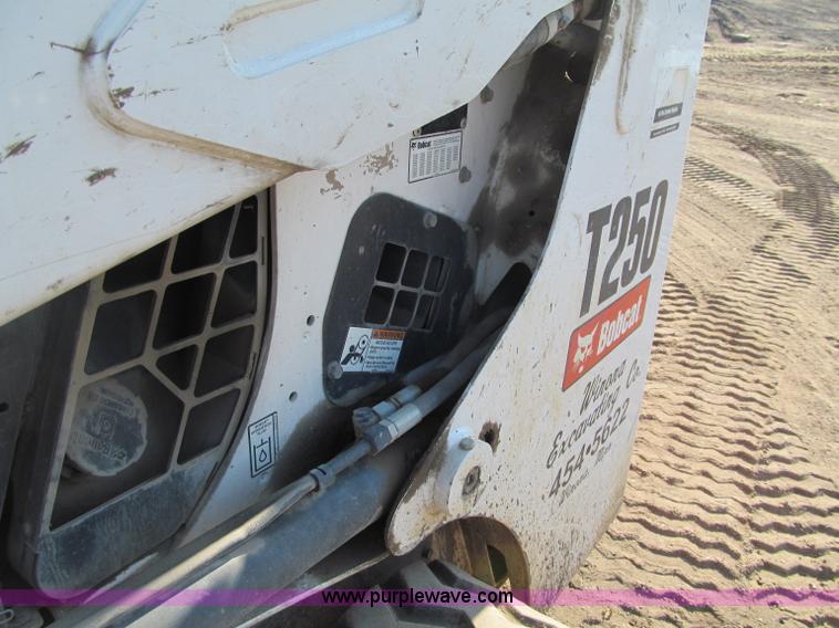 image for item F5636 2008 Bobcat T250 skid steer
