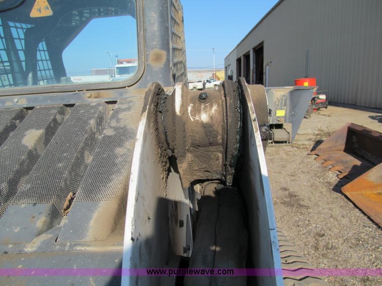 image for item F5636 2008 Bobcat T250 skid steer