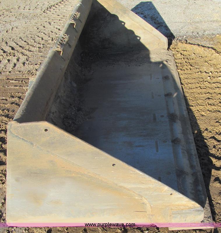 image for item F5636 2008 Bobcat T250 skid steer