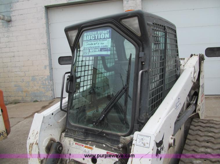 image for item F5636 2008 Bobcat T250 skid steer