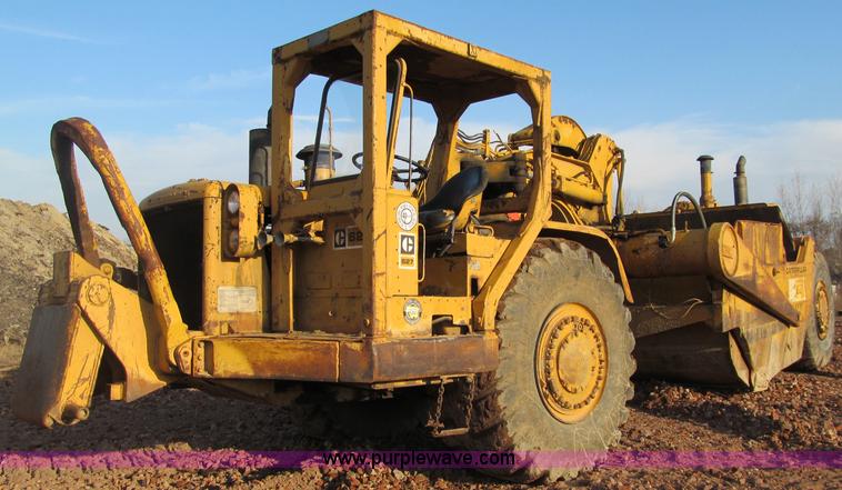 image for item F5637 1971 Caterpillar 627 twin engine motor scraper